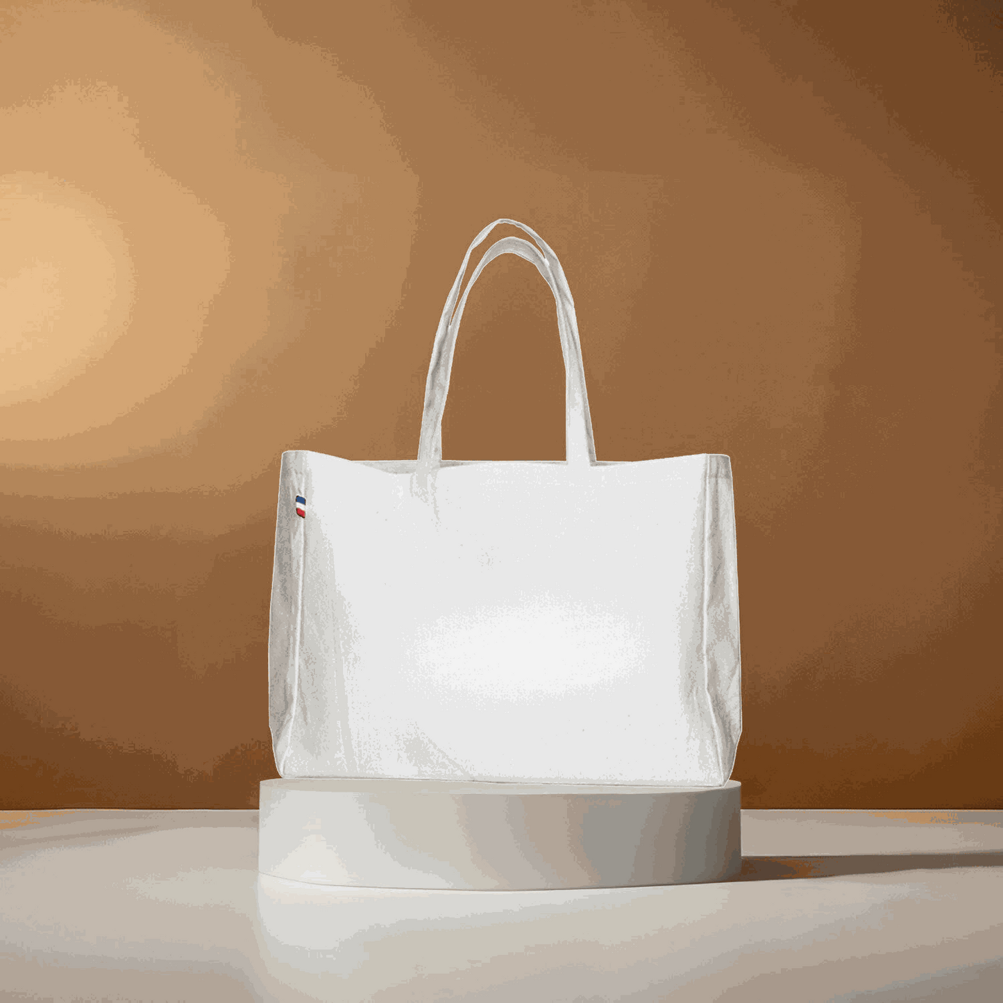 Sac cabas en coton recyclé certifié GRS, format 45x35 cm avec soufflet, anses longues, fabriqué en France, couleur naturelle, design écoresponsable

