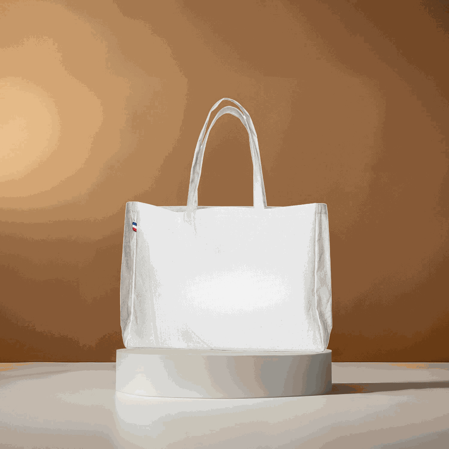 Sac cabas en coton recyclé certifié GRS, format 45x35 cm avec soufflet, anses longues, fabriqué en France, couleur naturelle, design écoresponsable

