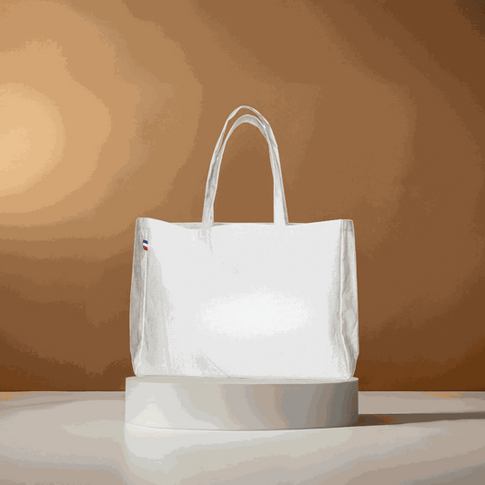 Sac cabas en coton recyclé certifié GRS, format 45x35 cm avec soufflet, anses longues, fabriqué en France, couleur naturelle, design écoresponsable

