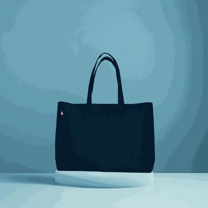 Sac cabas en coton noir grand format avec soufflet total, fabrication française, élégant et robuste, parfait pour courses et usage quotidien.